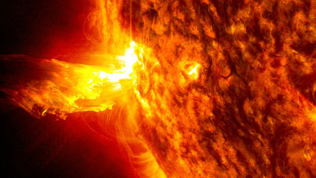 Colapso eléctrico y radiación: Cómo una supertormenta solar paralizaría el mundo