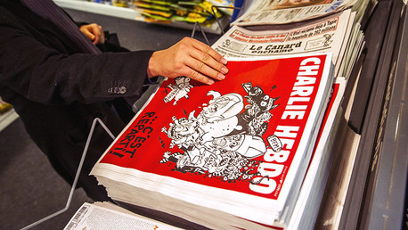 La Red 'explota' de indignación: 'Charlie Hebdo' se burla del Boeing malasio desaparecido