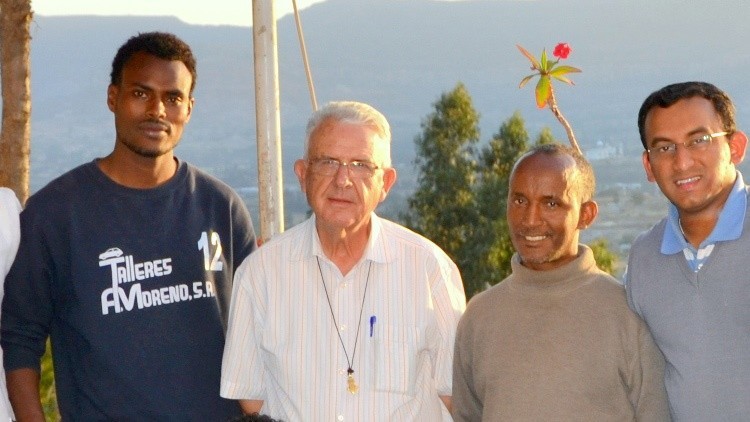 Historia conmovedora: Lo dejó todo para cambiar la vida de miles de jóvenes africanos