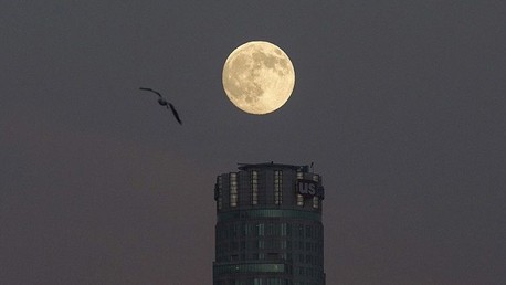 5 curiosidades sobre el eclipse de la 'superluna de sangre' que esta noche 'deslumbrará' a la Tierra