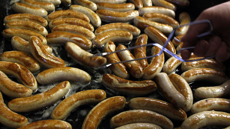 '¡No sin mi salchicha!': ministro alemán de Alimentación insta a no temer al cáncer