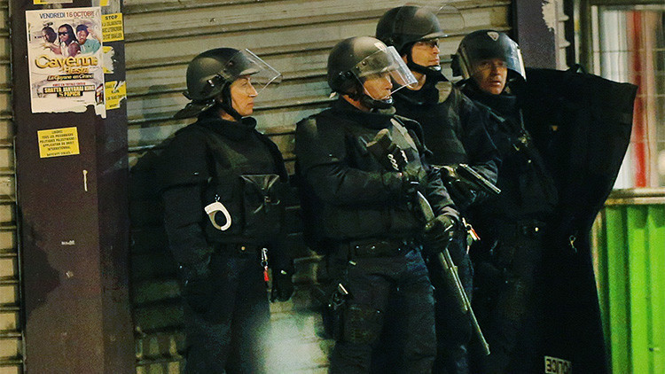Primeras imágenes: Tiroteo durante el operativo contra el organizador de los atentados de París