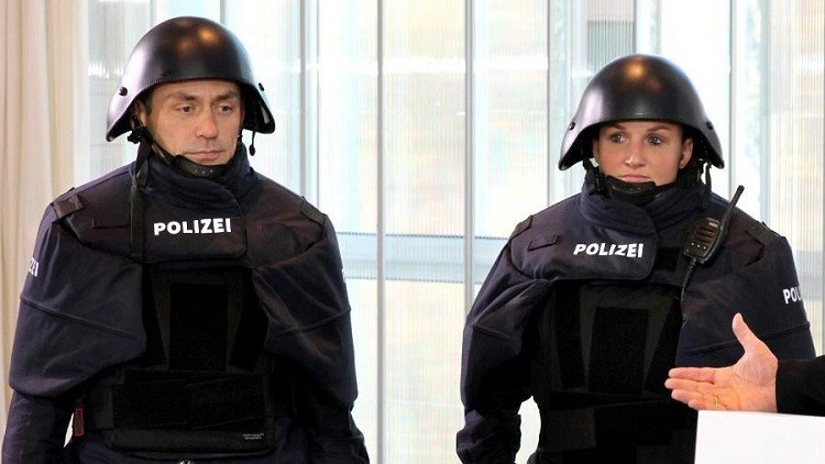 ¿Sartenes antibalas? Nuevo equipo de la Policía alemana desata la polémica en la Red