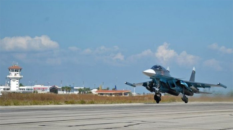 Por primera vez los bombarderos tácticos rusos Su-34 despegan armados con misiles aire-aire