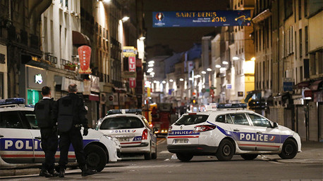 Francia: Una mujer se suicidó con un chaleco bomba durante una operación antiterrorista