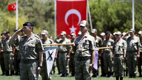 Militares turcos detenidos, acusados de "traición" tras interceptar armas destinadas a Siria