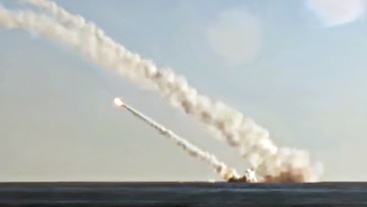 Rusia muestra sus primeros ataques desde un submarino al Estado Islámico (video)