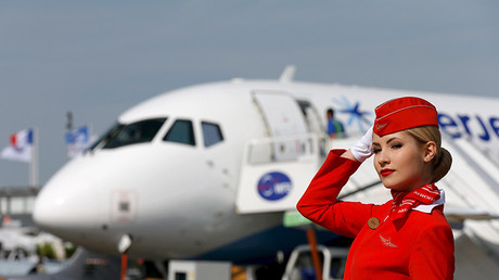 México compra a Rusia 30 aviones de pasajeros Sukhoi