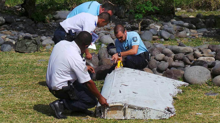 ¿Nuevos restos del MH370?: Hallan en Tailandia partes de un avión (Fotos)