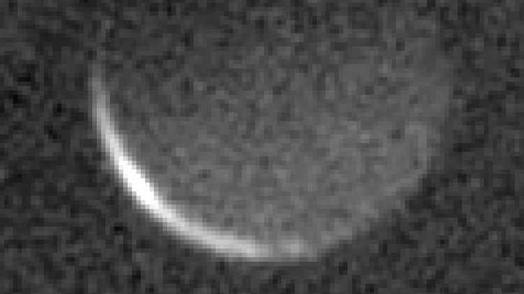 La NASA muestra por primera vez el lado oscuro del satélite más grande de Plutón