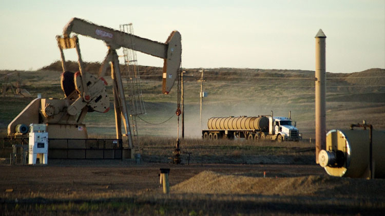 Obama presenta un plan que acabaría con las compañías petroleras de EE.UU.