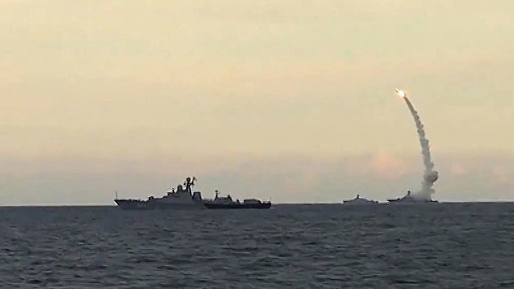 Misil Kalibr volando a la velocidad de un rayo hacia su cita con el Estado Islámico en Siria (Video)