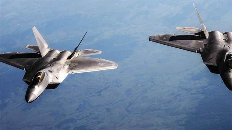 EE.UU. usa en Siria cazas F-22 que costaron 400 millones de dólares "pese a no necesitarlos"