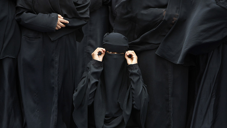 Barbarie sin límite: el Estado Islámico arranca la carne a las mujeres por mostrar la piel