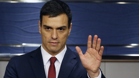 El líder socialista al rey de España: "El PSOE está dispuesto a gobernar si Rajoy renuncia"