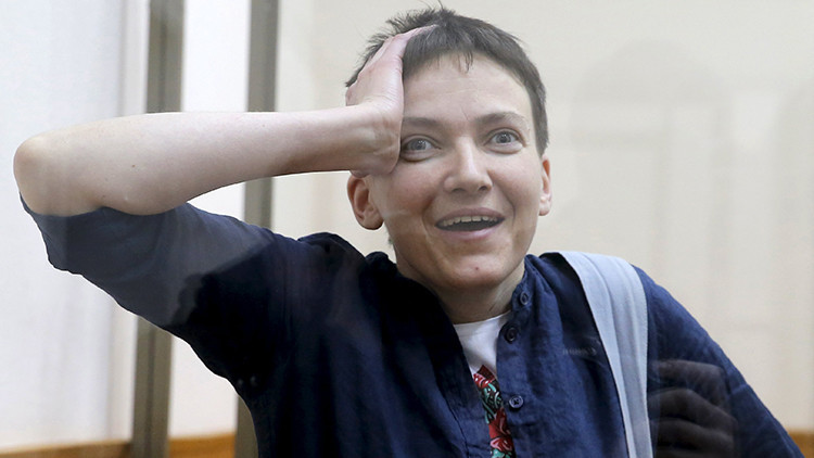 Sentencian a la piloto ucraniana Sávchenko a 22 años de prisión