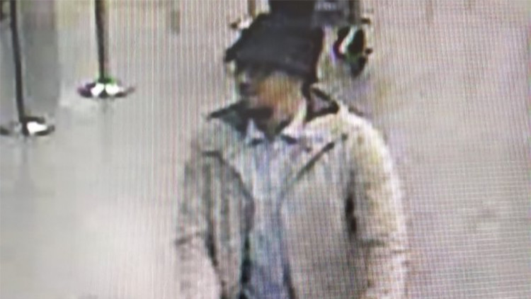 Publican el primer video que muestra al tercer terrorista de los atentados de Bruselas