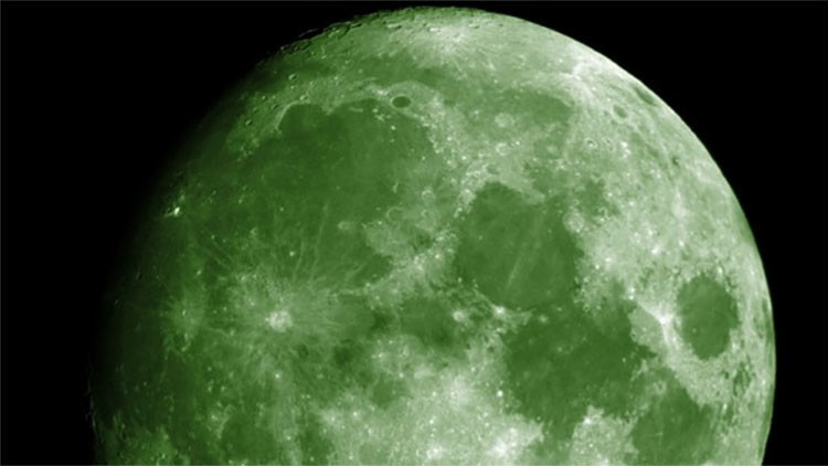 ¿Quién dijo que se teñirá de verde la Luna el 20 de abril?