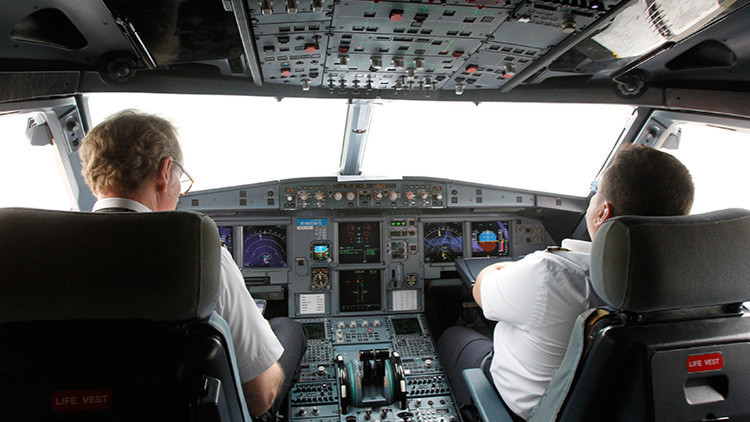 "Tres vuelos nocturnos consecutivos": los pilotos de Emirates, al borde del agotamiento laboral