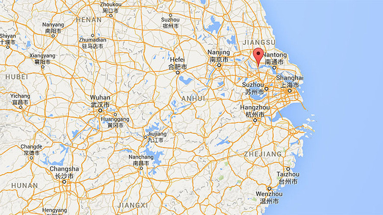 Una enorme explosión afecta las instalaciones de una bodega de químicos en el este de China