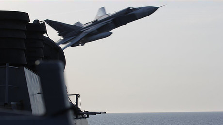 Moscú se pronuncia sobre el Su-24 ruso que 'asustó' a un destructor de EE.UU.