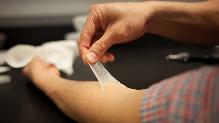 Inventan en EE.UU. una piel elástica artificial que elimina las arrugas