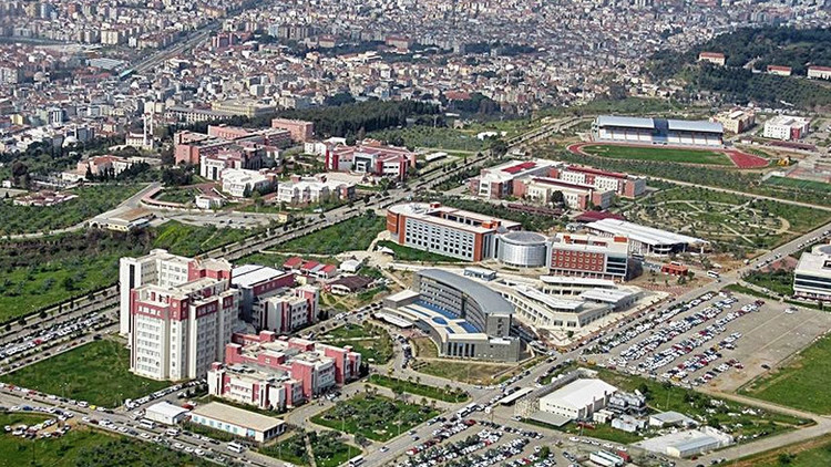 Una estudiante turca es expulsada y acusada de difundir propaganda terrorista por hablar en kurdo