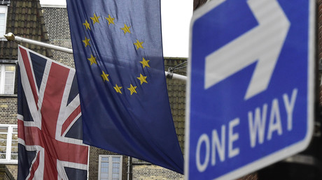 'Brexit': "Cameron ha soltado un dragón cuyo fuego no extinguirá el referéndum"