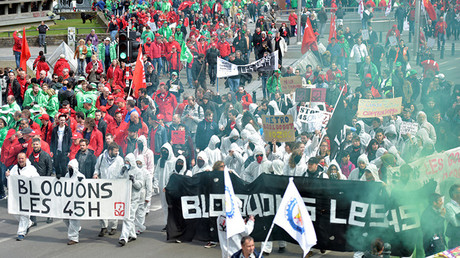 Manifestantes belgas se enfrentan a la Policía en protestas contra el Gobierno