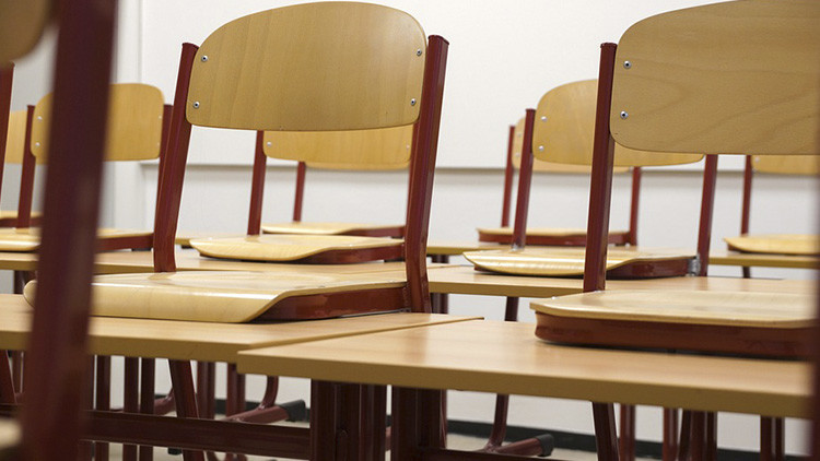 El plan del Gobierno francés de enseñar árabe en las escuelas indigna a la derecha