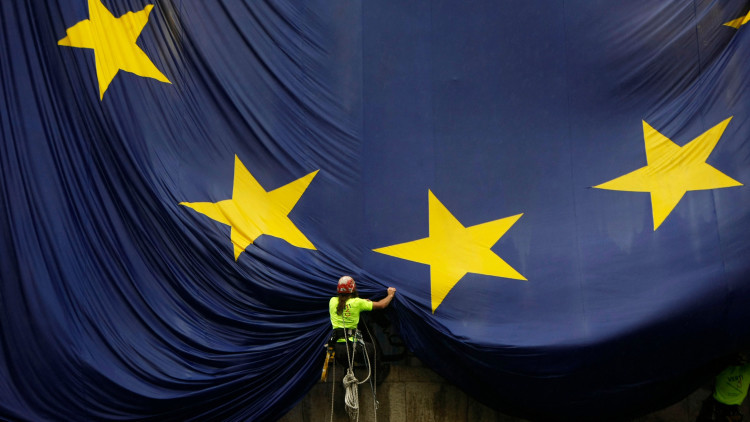 "Condenada a caerse": ¿por qué los europeos están hartos de la Unión Europea?