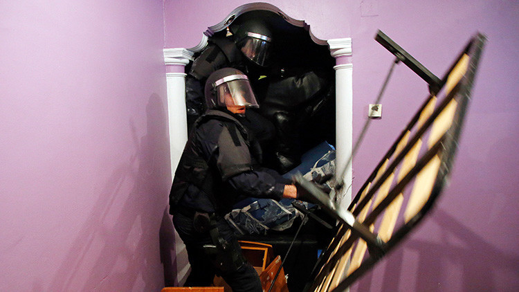 Video: Policías agreden a ciudadanos durante un desalojo en el sur de Madrid