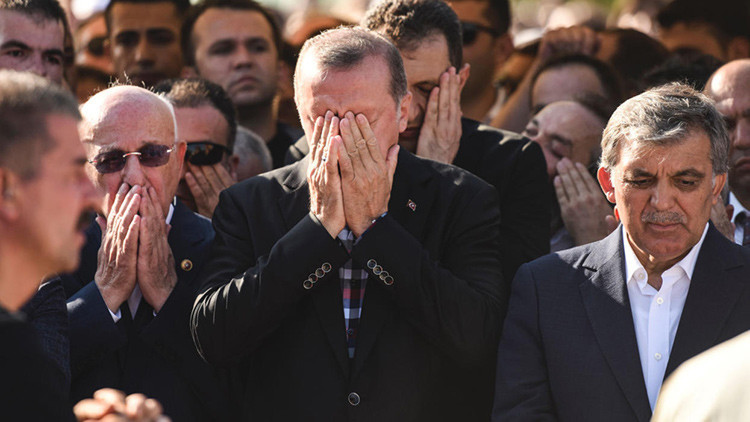 4 argumentos explican por qué muchos piensan que Erdogan está detrás de la intentona