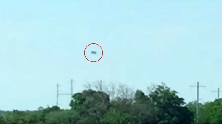 VIDEO: Filman un gran objeto misterioso en el cielo de Nueva York