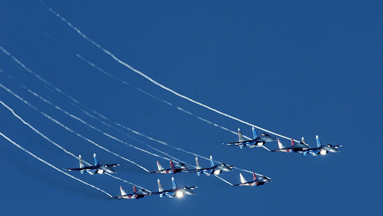 Aeronaves militares de varios países muestran sus habilidades en un concurso en Rusia