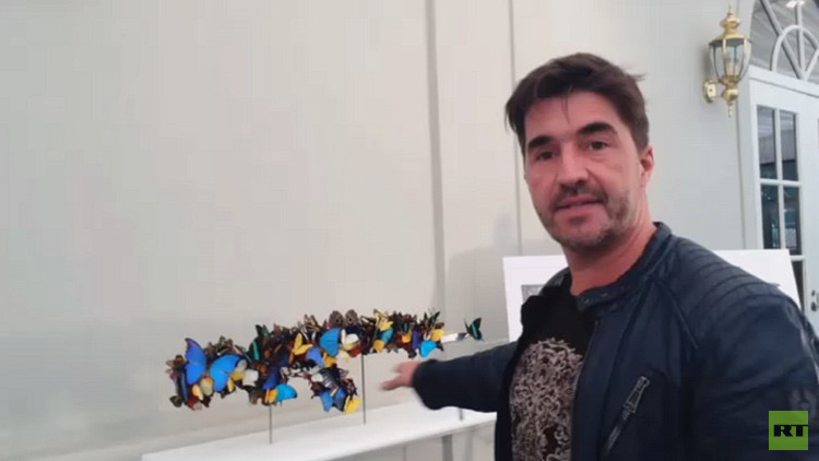 EE.UU.: Prohíben obras de arte contemporáneo creadas a partir de fusiles Kaláshnikov
