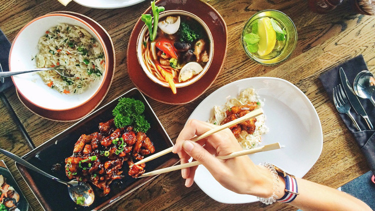 Empleados de restaurantes revelan qué platos nunca se atreverían a pedir