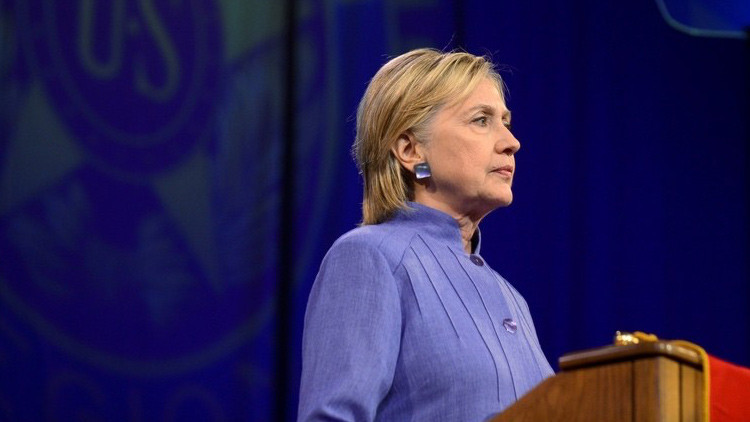 Hillary Clinton amenaza a los 'hackers' rusos con una "respuesta militar"