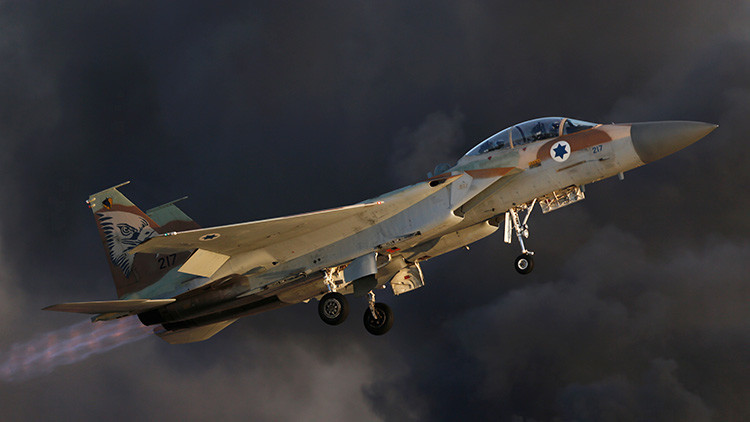 Fuerzas Aéreas israelíes lanzan un ataque aéreo contra tropas sirias