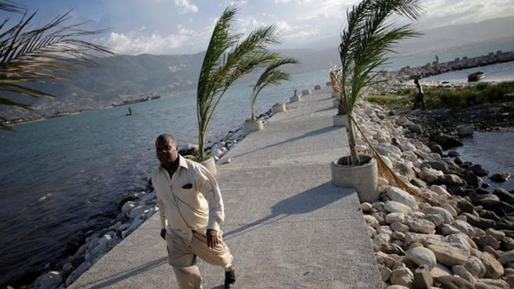 "¡Llegó Matthew, recen por nosotros!": Un feroz huracán azota Haití (PRIMERAS IMÁGENES)