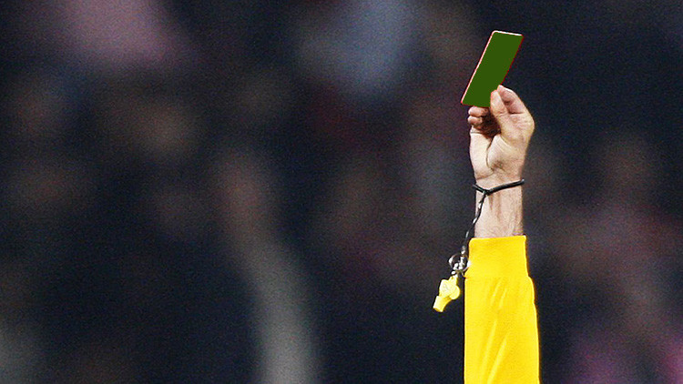 'Debuta' la primera tarjeta verde en la historia del fútbol