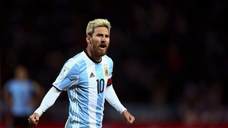 Esta futbolista rusa es la única jugadora femenina del 'equipo de Messi' (FOTOS)