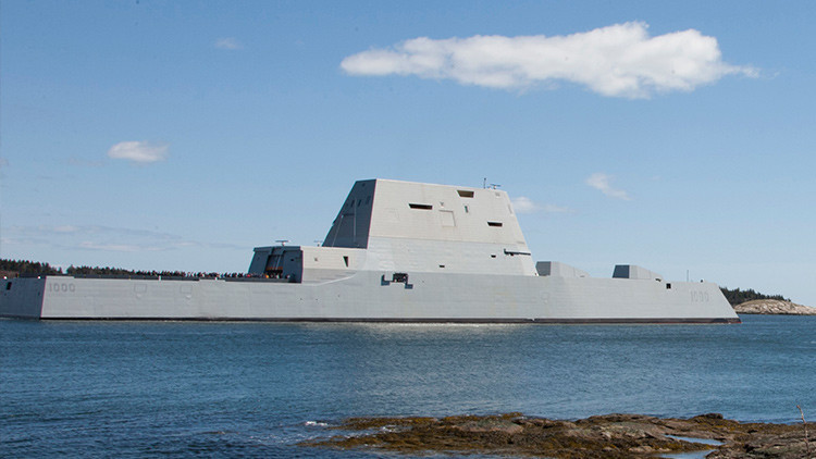 El nuevo destructor 'invisible' de la Marina de EE.UU. entra en servicio (VIDEO)