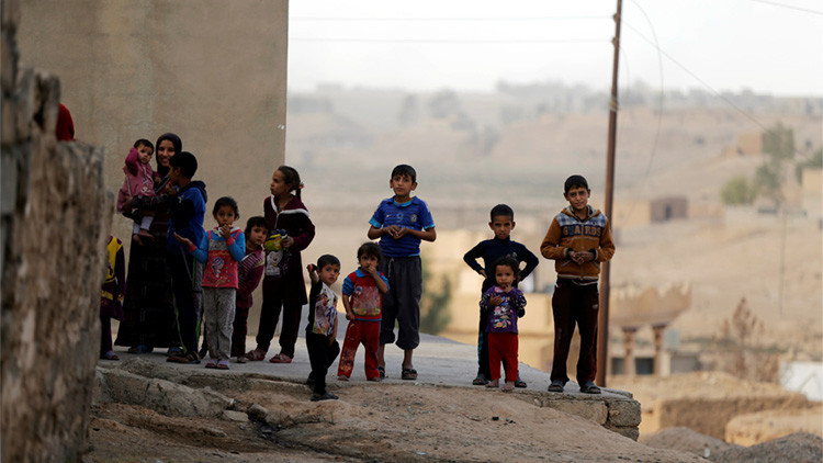 Aparecen videos de soldados iraquíes torturando con martillos a niños en Mosul