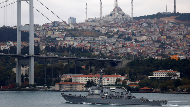 Un destructor estadounidense con sistema de defensa antimisiles entra en el mar Negro