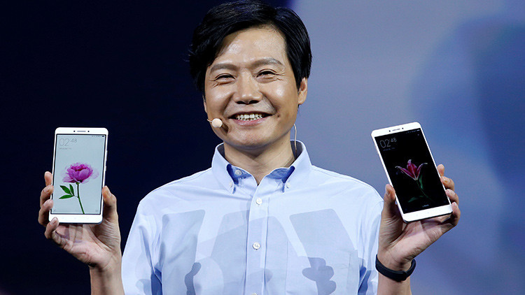 Cinco tarjetas para conocer el nuevo Xiaomi Mi Mix, el rival del iPhone 8