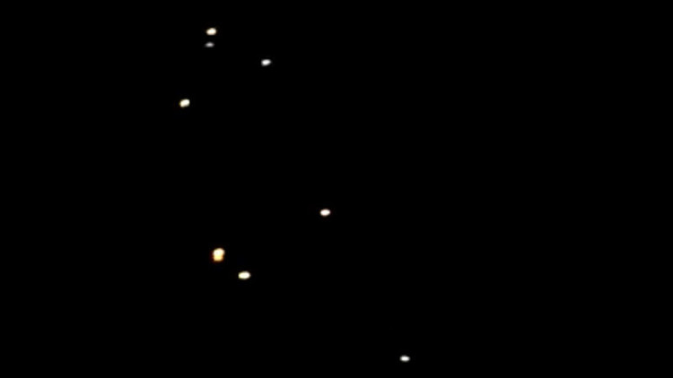 ¿El regreso de las famosas 'Luces de Phoenix'? Avistan una serie de ovnis en Arizona (VIDEO)