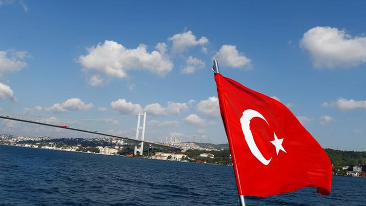 Se registra una explosión en un camión cisterna cerca de Estambul