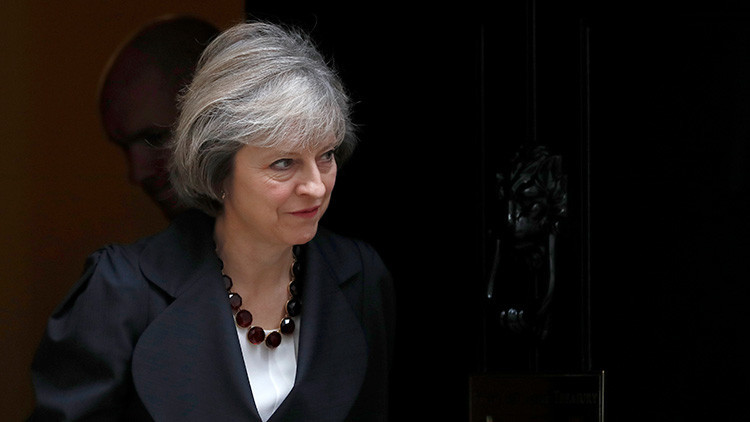 Theresa May cree que los abusos de DD.HH. no deben afectar al comercio con el golfo Pérsico