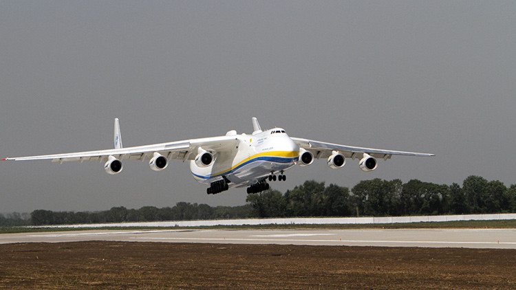 La aeronáutica Antónov se ofrece para fabricar el avión presidencial de Trump